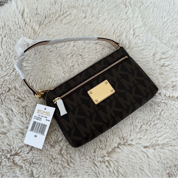 Michael Kors Jet Set Large Wristlet - Picture 2 of 3